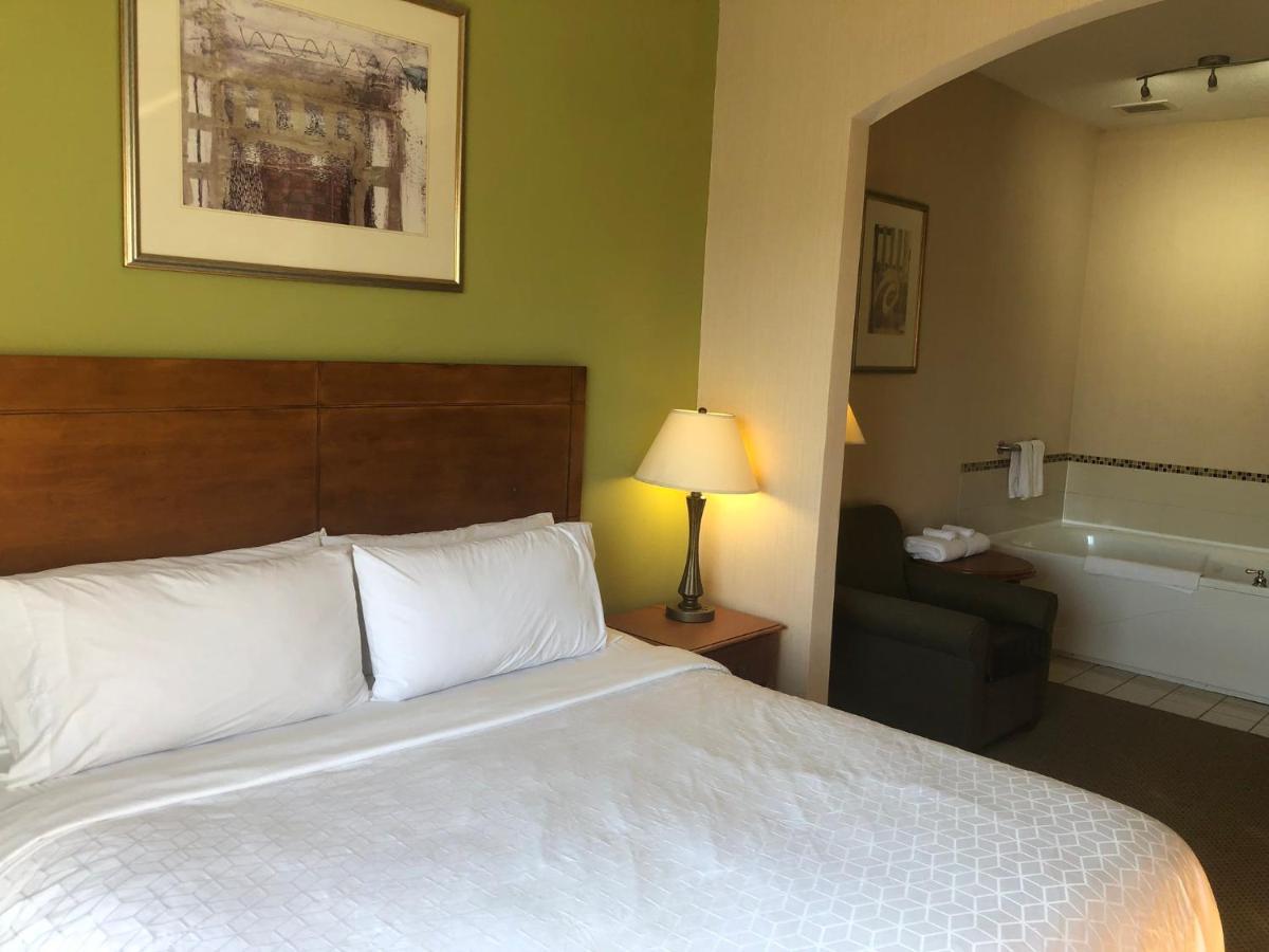 Holiday Inn Express Hotel & Suites Howell By Ihg Exteriör bild